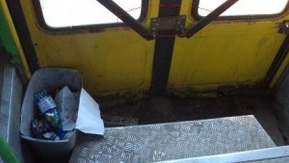 Kiepski stan autobusów szkolnych. Fot. witd.szczecin.pl