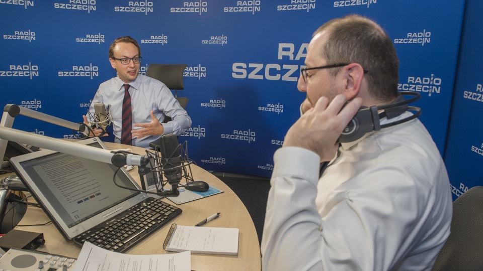 Krzysztof Kozłowski w studiu Radia Szczecin. Fot. Piotr Sawiński [Radio Szczecin]