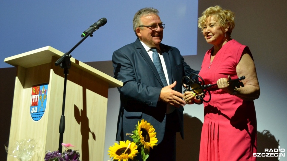 Seniorzy opanowali Kołobrzeg. Trwa uroczyste otwarcie Senioraliów, czyli święta słuchaczy Uniwersytetów Trzeciego Wieku. Fot. Przemysław Polanin [Radio Szczecin]