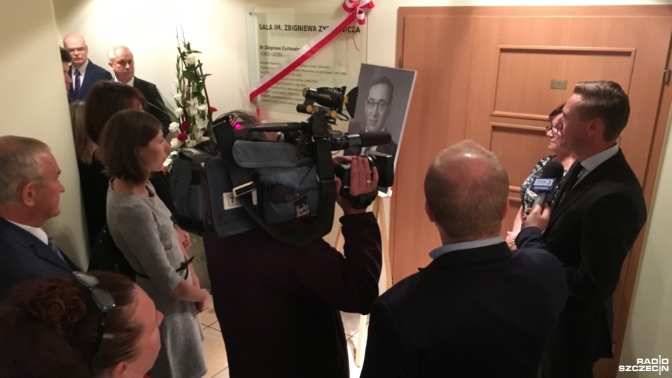 Uroczyste odsłonięcie tablic w zachodniopomorskim sejmiku. Fot. Andrzej Kutys [Radio Szczecin]