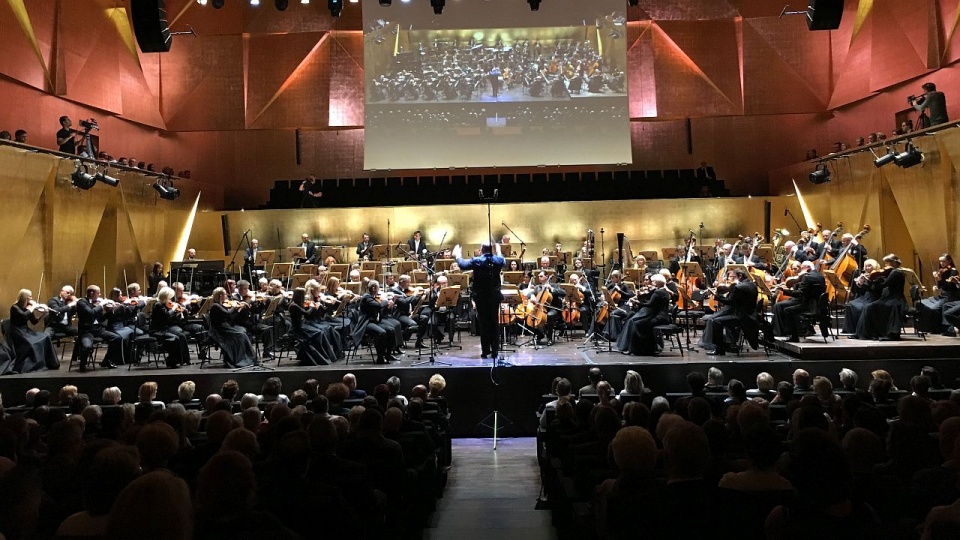 Rune Bergmann z orkiestrą podczas inauguracji sezonu artystycznego 2016/2017 Filharmonii Szczecin. Fot. Małgorzata Frymus [Radio Szczecin]