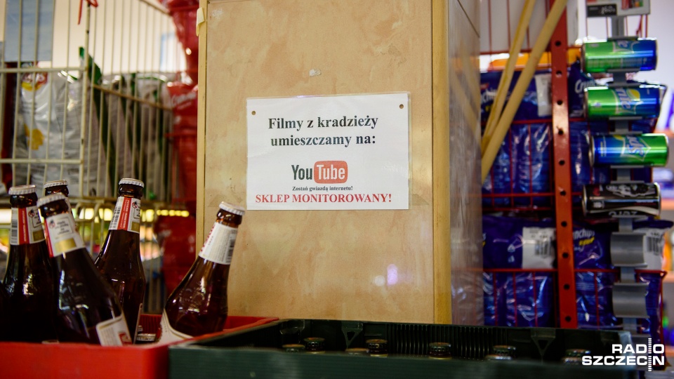 Jeśli ukradniesz coś ze sklepu w Nowogardzie, trafisz do internetu - informuje właściciel. Fot. Konrad Nowak [Radio Szczecin]