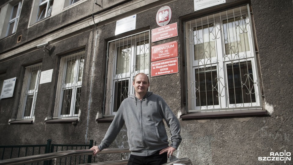 Maciek Weber - nauczyciel angielskiego ze Szczecina prowadzi podobną akcję. Fot. Olaf Nowicki [Radio Szczecin]
