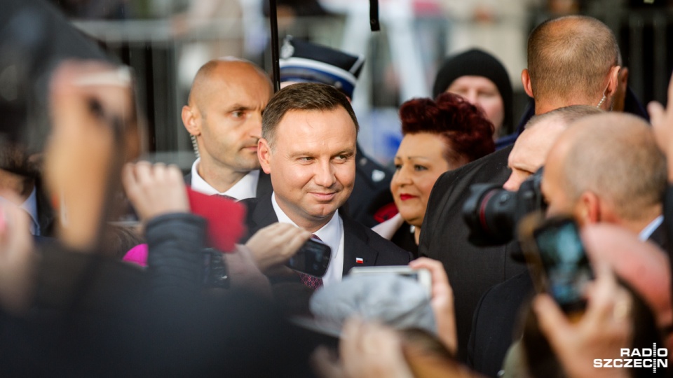 Prezydent Andrzej Duda spotkał się w poniedziałek z mieszkańcami Łobza. Fot. Konrad Nowak [Radio Szczecin]