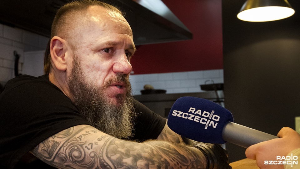 Szef restauracji Piotr "Timi" Piotrowski. Fot. Weronika Łyczywek [Radio Szczecin]
