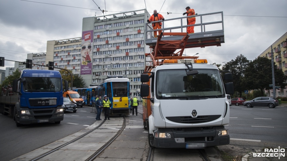 Prace naprawcze potrwają co najmniej do godziny 20. Fot. Olaf Nowicki [Radio Szczecin]