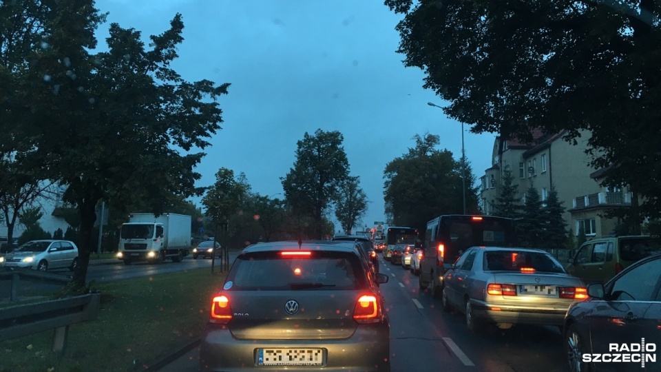 O godzinie 8 korek miał już niemal siedem kilometrów. Fot. Dariusz Trząsalski [Radio Szczecin]