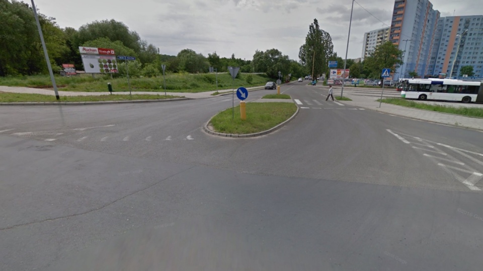 Skrzyżowanie u zbiegu ulic Przelotowej i Łubinowej. Fot. www.google.pl/maps