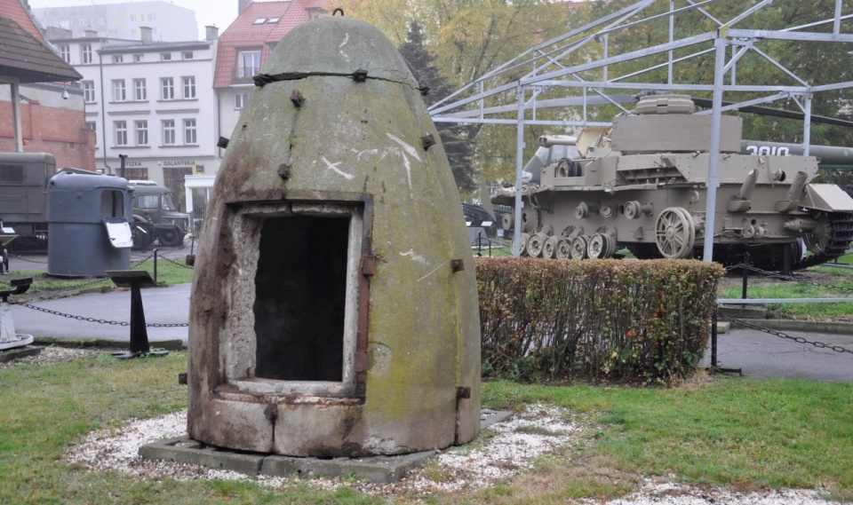 Dwa poniemieckie, jednoosobowe bunkry trafiły do Muzeum Oręża Polskiego w Kołobrzegu. Fot. Muzeum Oręża Polskiego w Kołobrzegu, źródło: www.muzeum.kolobrzeg.pl