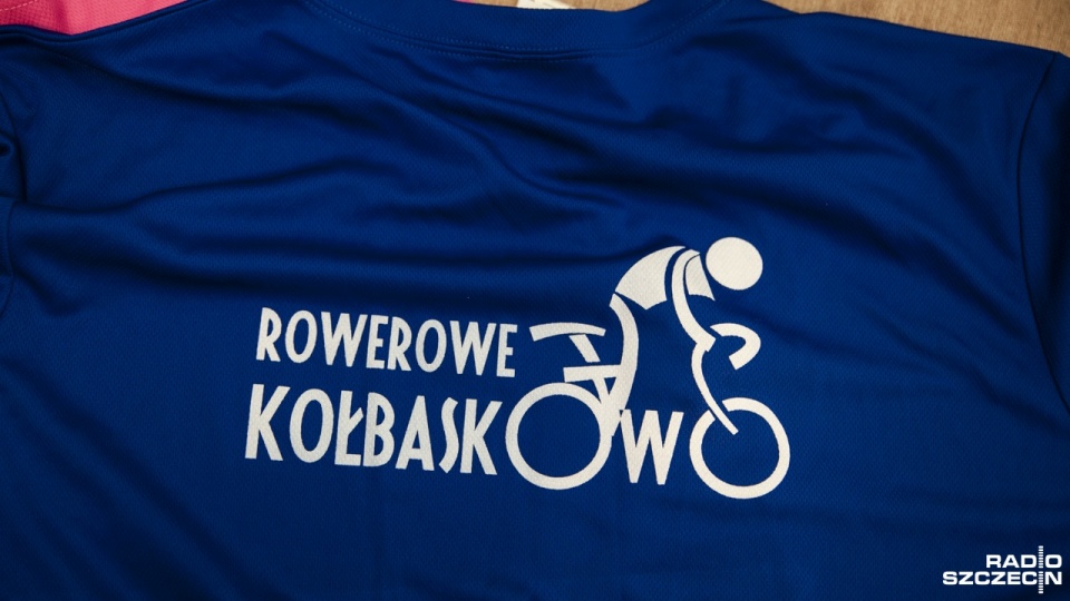 Kołbaskowo sprzedaje koszulki promujące gminę. Fot. Olaf Nowicki [Radio Szczecin]