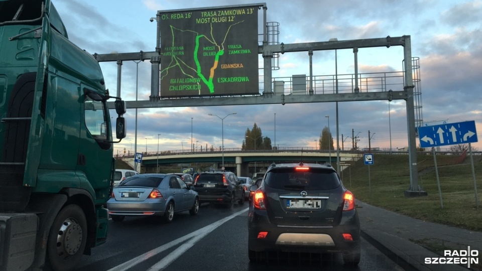 Na prawobrzeżu Szczecina spore korki. Fot. Dariusz Trząsalski [Radio Szczecin]