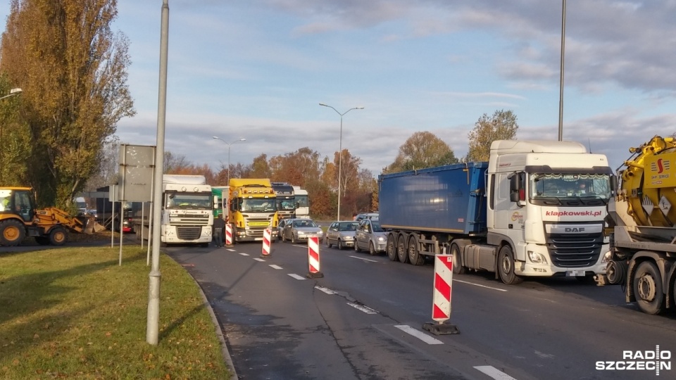 W pierwszym etapie prac rozpocznie się remont jezdni wyjazdowej z miasta, na odcinku od skrętu w prawo w ulicę Citroena do skrzyżowania z ulicą Hangarową. Fot. Marek Borowiec [Radio Szczecin]