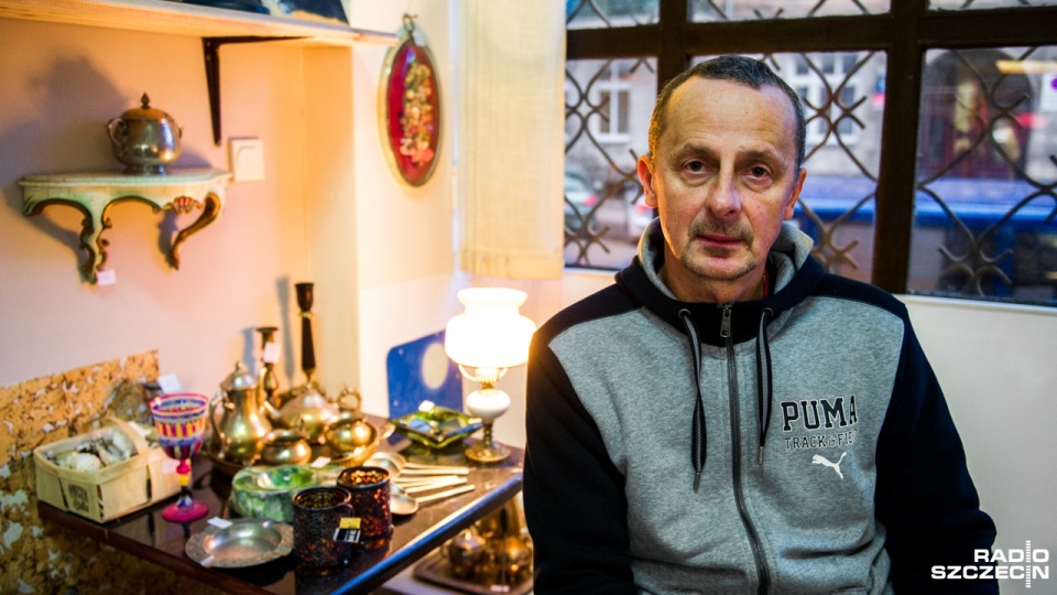 Wezmę wszystko, co jest interesujące - tak mówi właściciel nowo otwartego Składziku Rzeczy Różnych w Szczecinie. Fot. Olaf Nowicki [Radio Szczecin]