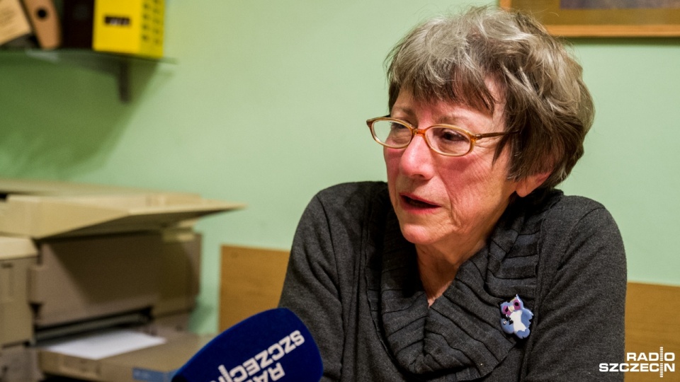- Tamtej nocy zniszczono blisko 300 synagog - mówi Róża Król, przewodnicząca szczecińskiego TSKŻ-u Fot. Olaf Nowicki [Radio Szczecin]