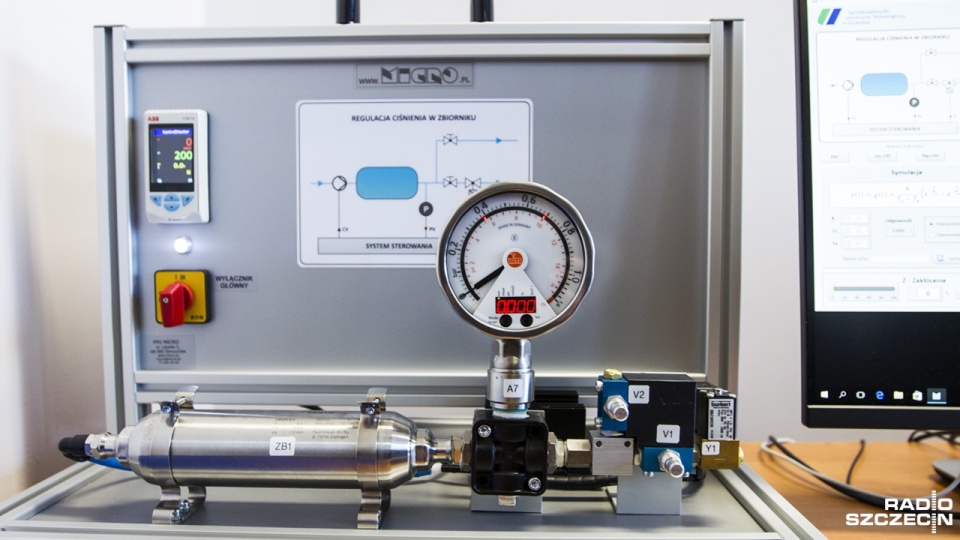 Na Wydziale Technologii i Inżynierii Chemicznej otwarto Laboratorium Dynamiki Procesowej. Fot. Weronika Łyczywek [Radio Szczecin]