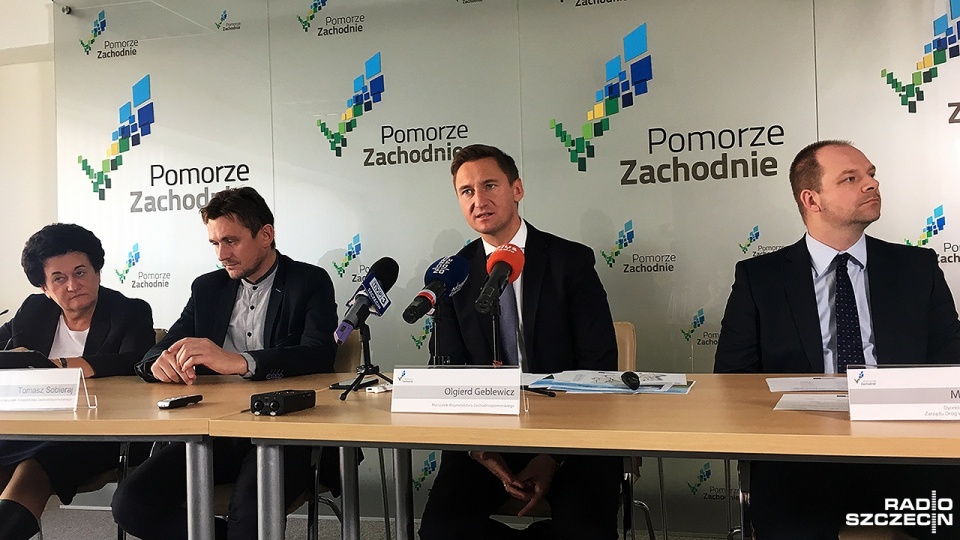 Plan jest taki, aby za trzy lata nie było u nas ani kilometra dróg ze złym stanem nawierzchni. Fot. Łukasz Rabikowski [Radio Szczecin]