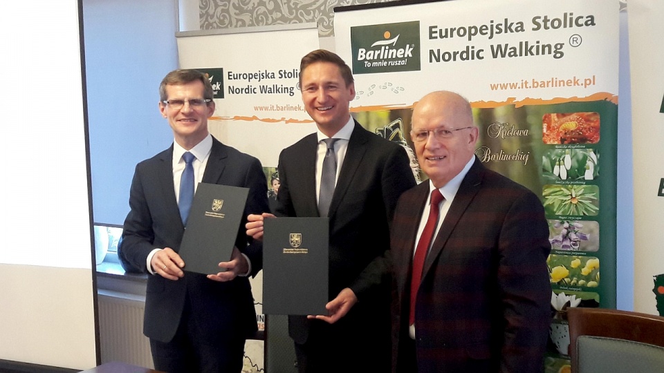 Władze Barlinka podpisali w piątek umowę na inwestycję z zachodniopomorskim Urzędem Marszałkowskim. Fot. Urząd Marszałkowski Województwa Zachodniopomorskiego