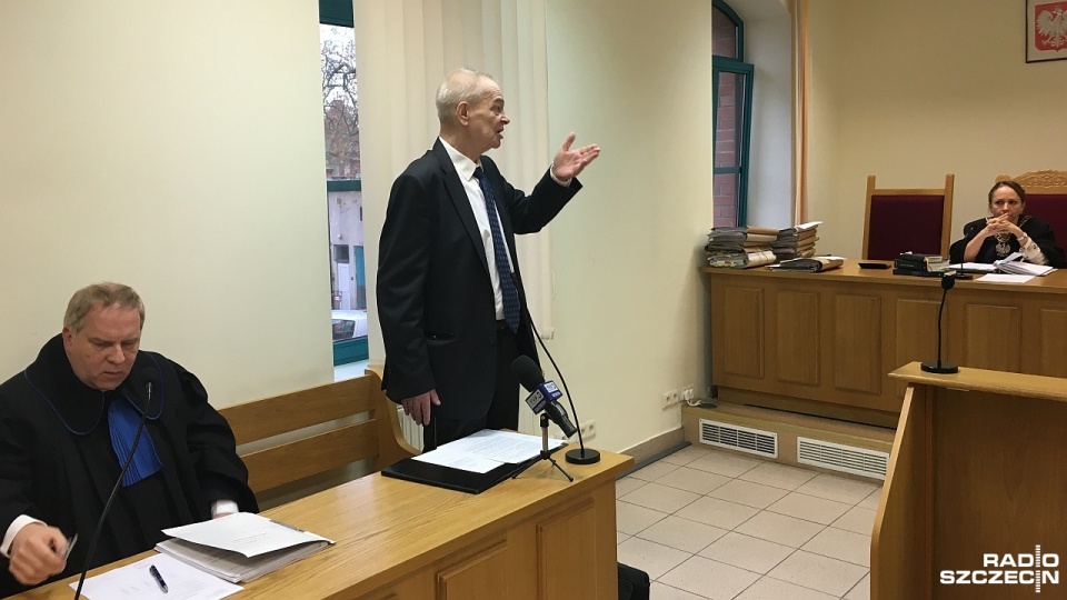 Były prezydent Świnoujścia Stanisław Możejko, który musiał opuścić mieszkanie komunalne, domaga się od urzędu miasta blisko 90 tysięcy złotych. Fot. Kamil Nieradka [Radio Szczecin]