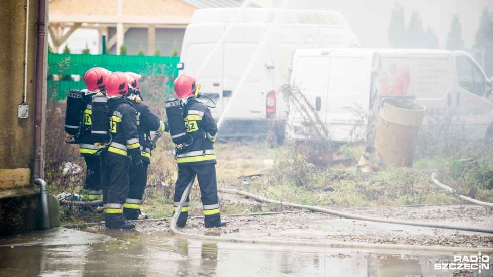 Pożar stolarni przy ulicy Szerokiej w Szczecinie. Fot. Olaf Nowicki [Radio Szczecin]