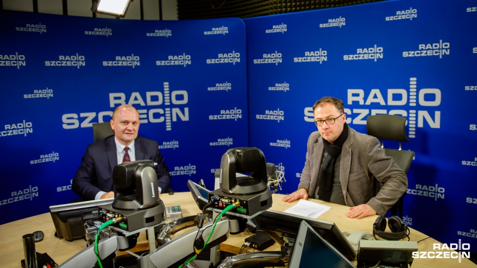 Piotr Krzystek w studiu Radia Szczecin. Fot. Konrad Nowak [Radio Szczecin]