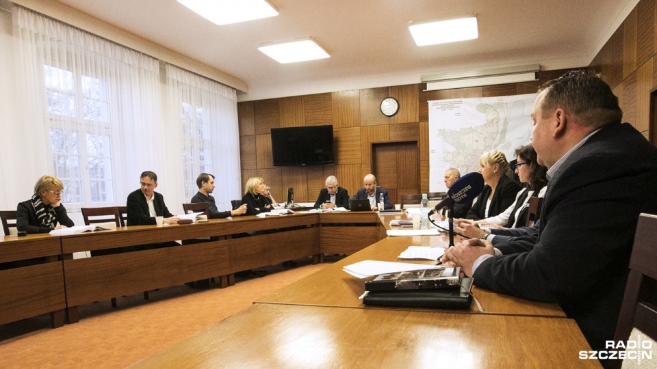 Komisja radnych ws. inwestycji drogowych. Fot. Weronika Łyczywek [Radio Szczecin]