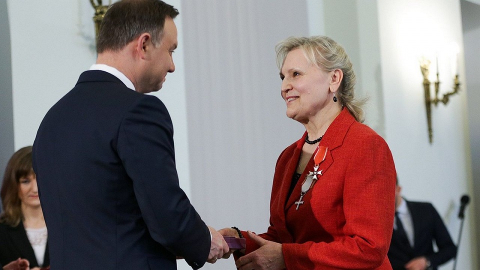Prezydent Andrzej Duda wręczył w Pałacu Prezydenckim odznaczenia działaczkom opozycji demokratycznej represjonowanym w czasie stanu wojennego. Fot. Kancelaria Prezydenta Twitter