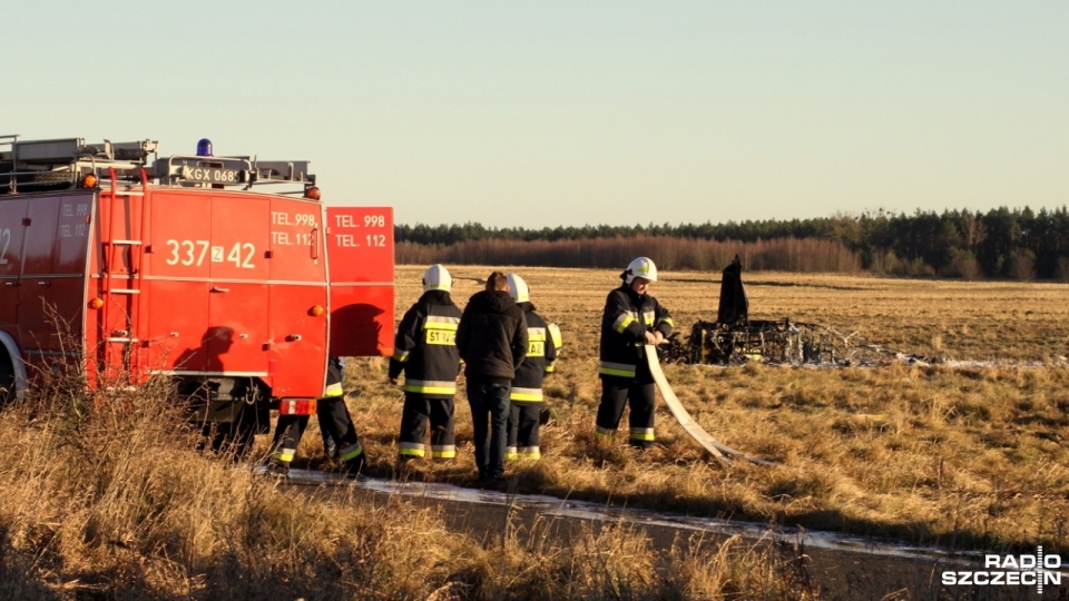 Na miejscu jest osiem zastępów straży pożarnej. Fot. Adam Wójcik [Radio Szczecin]