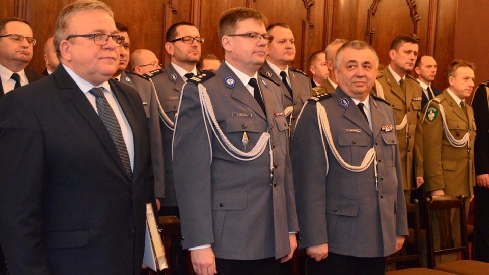 W czwartek pożegnano inspektora Waldemara Trzcińskiego (pierwszy z prawej). Źródło fot. www.kolobrzeg.pl
