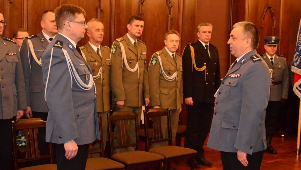 W czwartek pożegnano inspektora Waldemara Trzcińskiego (pierwszy z prawej). Źródło fot. www.kolobrzeg.pl