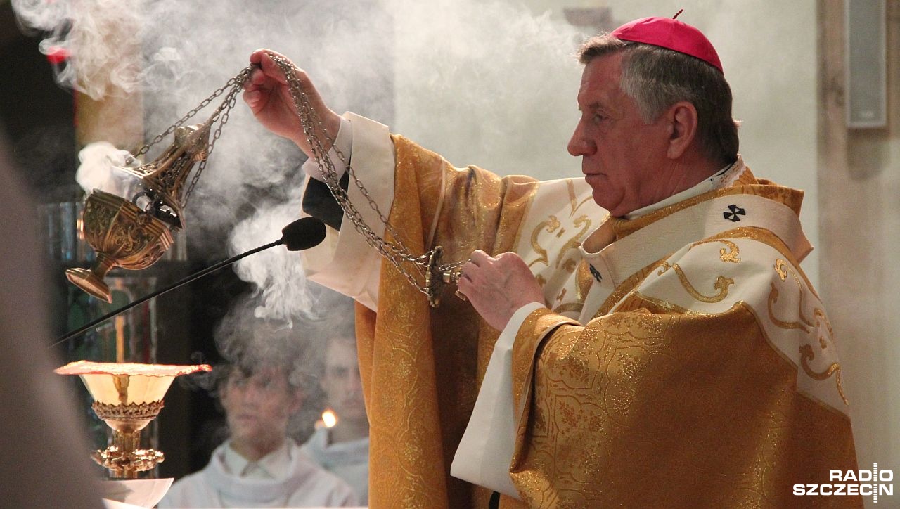 Papież o pedofilii w Kościele na świecie. Jest reakcja abp. Andrzeja Dzięgi