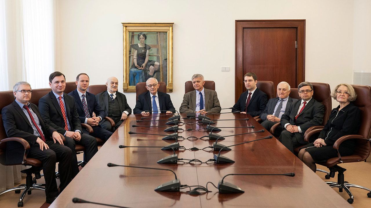 Rada Polityki Pieniężnej zdecyduje w środę o poziomie stóp procentowych w Polsce. We wtorek rozpoczęło się dwudniowe posiedzenie Rady. Od jej decyzji zależy poziom oprocentowania kredytów i lokat.