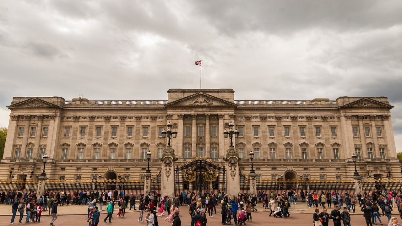 Buckingham Palace w Londynie. Fot. www.pixabay.com/photo-2254111 (domena publiczna)