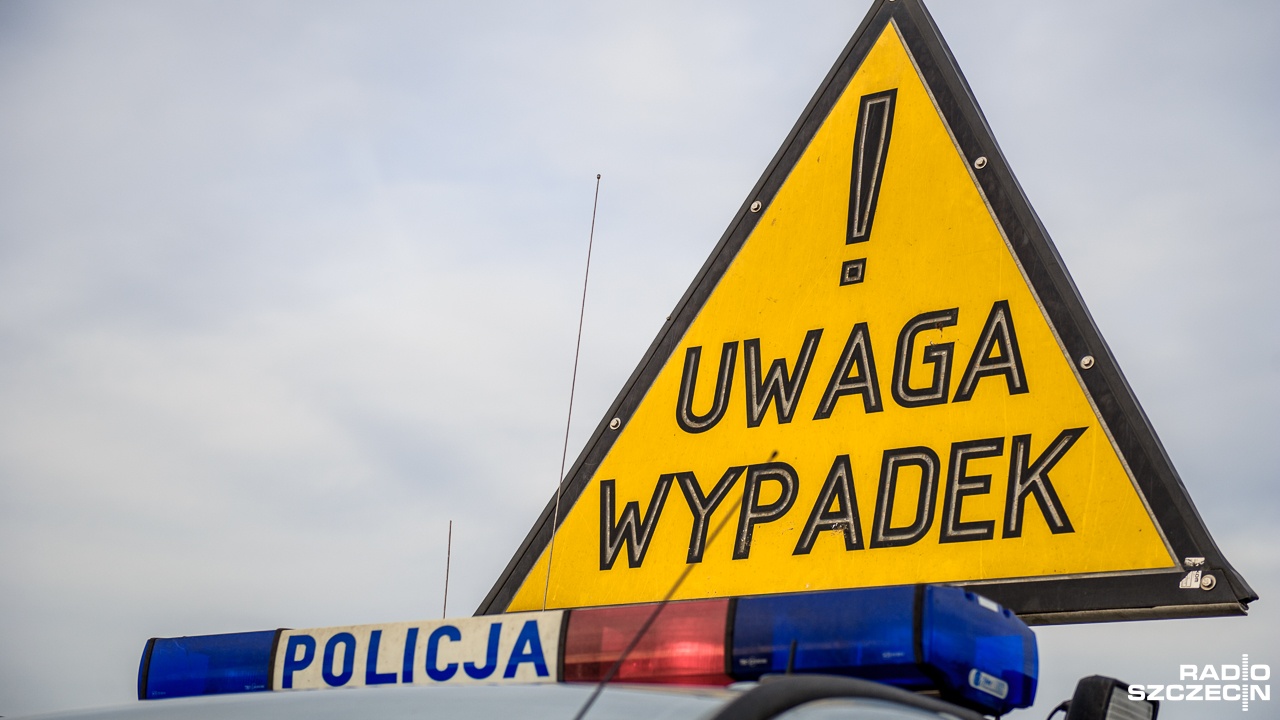 Dwie osoby ranne w wypadku na drodze krajowej numer 10 między Płonią a Stargardem.