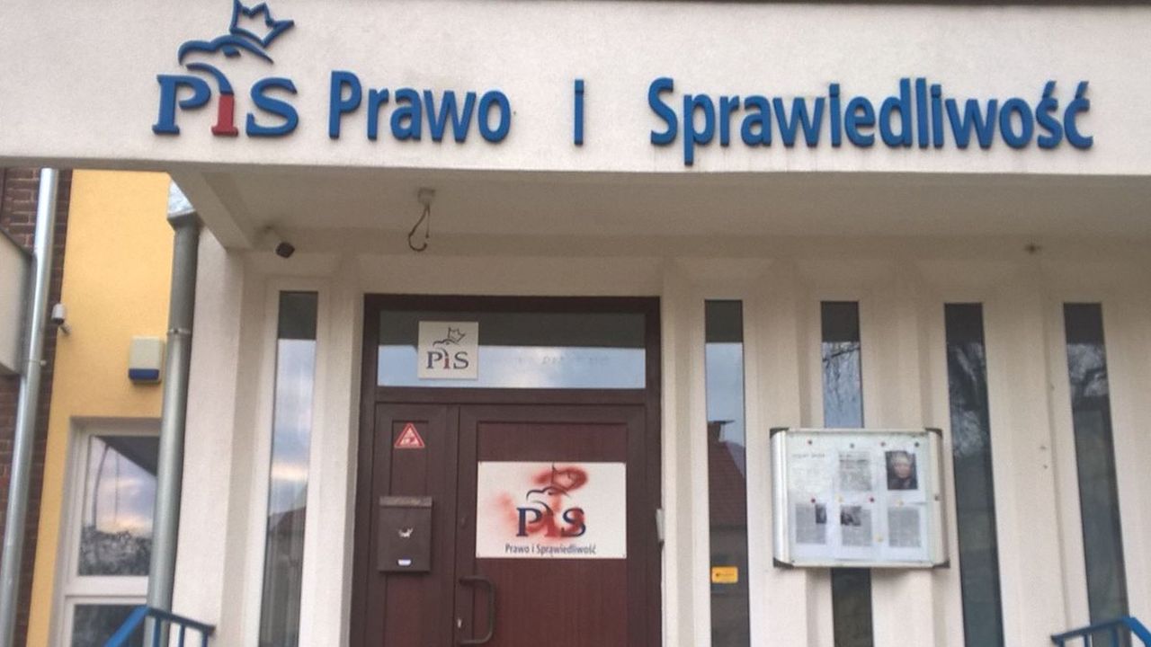 Jest reakcja po atakach na siedziby parlamentarzystów PiS-u