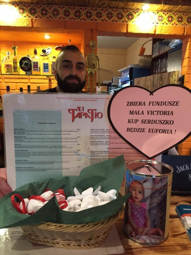 W kilkunastu restauracjach w Szczecinie, Mierzynie, Bezrzeczu czy Wołczkowie będzie można w zamian za datek dostać serduszko. Fot. Jowita Woziwodzka Walentynkowa pomoc dla Victorii [ZDJĘCIA]