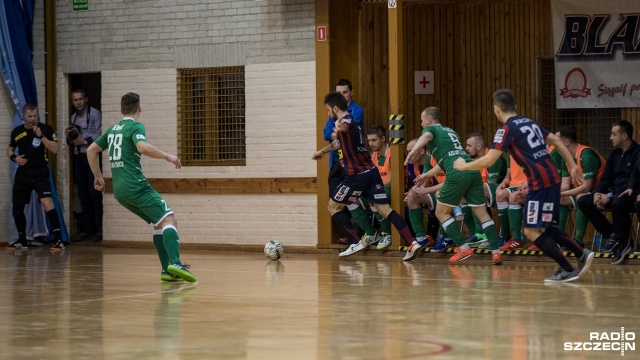 Halowi piłkarze Pogoni 04 zremisowali z AZS-em Katowice w 16. kolejce ekstraklasy futsalu. Fot. Weronika Łyczywek [Radio Szczecin] Pogoń 04 sekundy od zwycięstwa [SKRÓT MECZU, ZDJĘCIA]