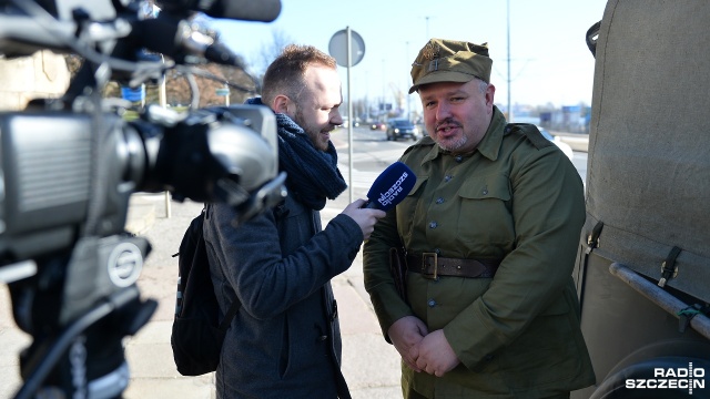 VII Rajd Zaślubin z Morzem wystartował - z Wałów Chrobrego w Szczecinie - do Kołobrzegu. Fot. Łukasz Szełemej [Radio Szczecin] Ruszył VII Rajd Zaślubin z Morzem [WIDEO, ZDJĘCIA]