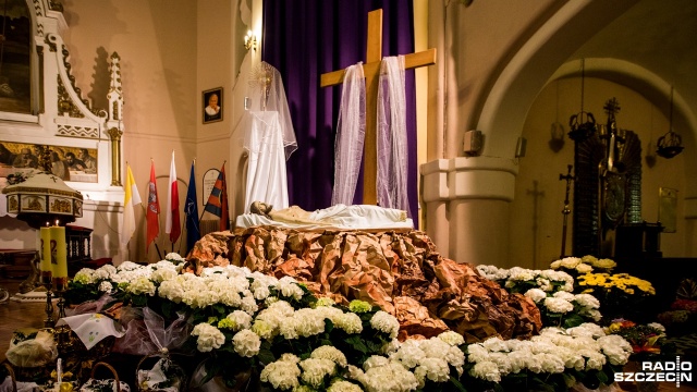 Groby Pańskie w szczecińskich kościołach. Fot. Weronika Łyczywek [Radio Szczecin] Najpiękniejsze Groby Pańskie w Szczecinie [ZDJĘCIA]