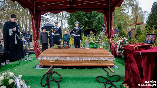 Pogrzeb Stanisława Możejki. Fot. Olaf Nowicki [Radio Szczecin] Przyjaciele i mieszkańcy Świnoujścia pożegnali Stanisława Możejkę [ZDJĘCIA]