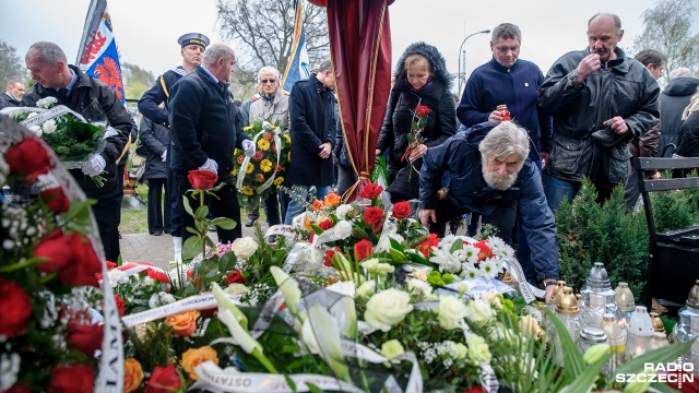 Pogrzeb Stanisława Możejki. Fot. Olaf Nowicki [Radio Szczecin] Przyjaciele i mieszkańcy Świnoujścia pożegnali Stanisława Możejkę [ZDJĘCIA]
