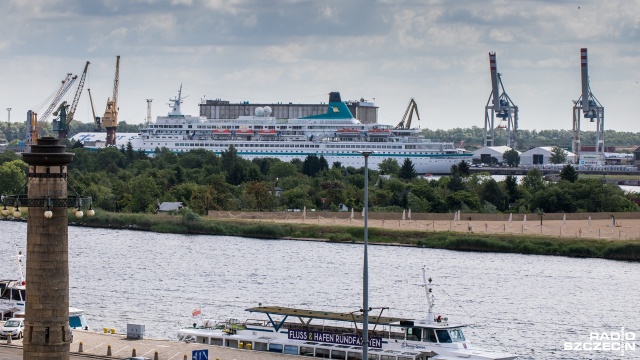 Ponad dwustumetrowy prom pasażerski "Albatros" przypłynął do Szczecina. Fot. Weronika Łyczywek [Radio Szczecin] Olbrzymi Albatros przypłynął do Szczecina [ZDJĘCIA]