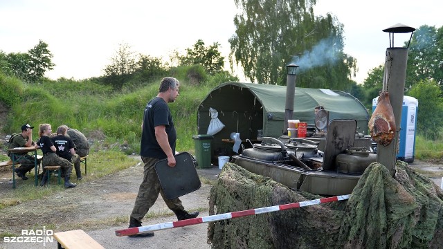 Zlot Pojazdów Militarnych "Czerwone Lotnisko". Fot. Łukasz Szełemej [Radio Szczecin] Chcesz przejechać się czołgiem? Wpadnij do Kluczewa [ZDJĘCIA]