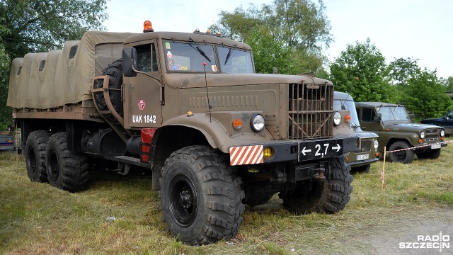 Zlot Pojazdów Militarnych "Czerwone Lotnisko". Fot. Łukasz Szełemej [Radio Szczecin] Chcesz przejechać się czołgiem? Wpadnij do Kluczewa [ZDJĘCIA]