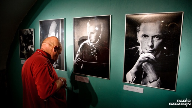 Camilla Jessel-Panufnik była żoną Andrzeja Panufnika przez ostatnich 28 lat jego życia. Jako znakomita fotografka, z tytułem członka Królewskiego Towarzystwa Fotograficznego, wielokrotnie obserwowała męża z aparatem fotograficznym. Fot. Olaf Nowicki [Radi Andrzej Panufnik. Życie i twórczość - wystawa na Zamku [ZDJĘCIA]