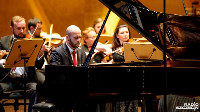 Podczas koncertu wystąpił Sławomir Wilk oraz Orkiestra Obwodowej Filharmonii Lwowskiej. Fot. Olaf Nowicki [Radio Szczecin] Uwertura tragiczna w ramach festiwalu Sacrum Non Profanum [ZDJĘCIA]