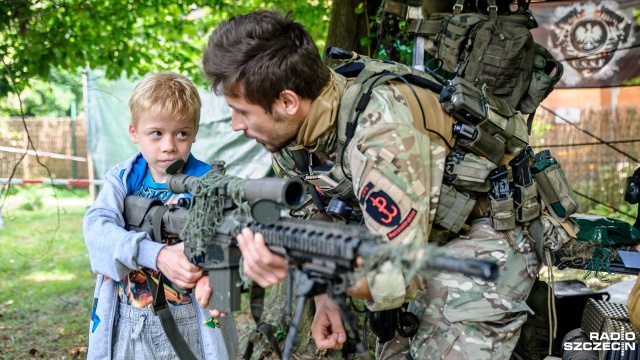 Festyn Komandosów w Dziwnowie. Fot. Olaf Nowicki [Radio Szczecin] Weekend z komandosami. Specjalsi opanowali Dziwnów [ZDJĘCIA]