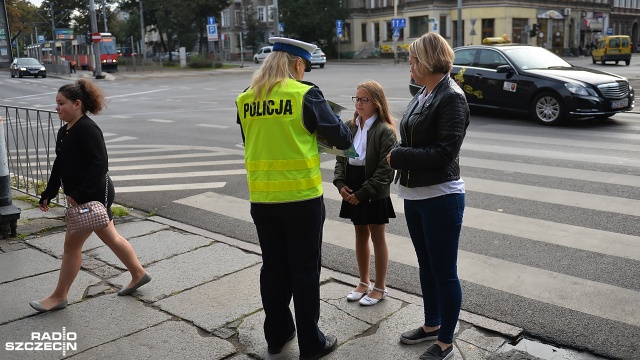 Akcja "Bezpieczna droga do szkoły" w Szczecinie. Fot. Łukasz Szełemej [Radio Szczecin] By droga do szkoły była bezpieczna [ZDJĘCIA]
