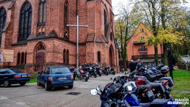 Msza święta w intencji tragicznie zmarłej Marzeny Szulhan, motocyklistki. Fot. Olaf Nowicki [Radio Szczecin] Motocykliści pożegnali Marzenę [ZDJĘCIA]