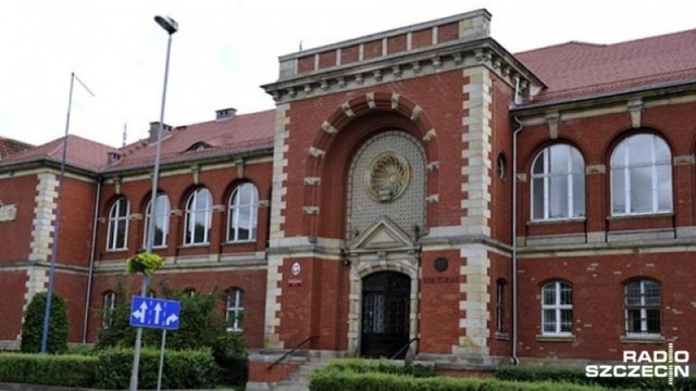 Tyle w ciągu ostatnich kilku lat musiał wypłacić Uniwersytet Szczeciński - wylicza uczelniana Solidarność. To roszczenia dla pracowników uniwersytetu, z którymi władze US wchodziły w spory sadowe.