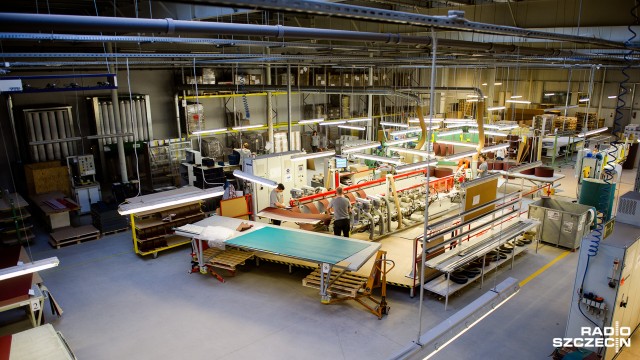 Maszyny mogą odebrać nam naszą dotychczasowa pracę - mówili goście audycji Radio Szczecin na Wieczór. Prognozowane zmiany dotyczą przede wszystkim niewykwalifikowanych pracowników, którzy wykonują mechaniczne czynności.